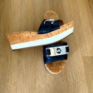 NWOT-Michael Kors Warren platform sandal-size 8